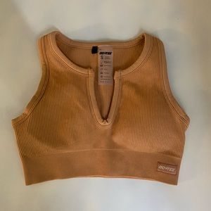 Bo+ Tee camel ribbed seamless sports bra
